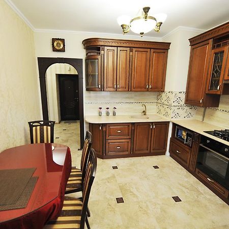 Apartment On Knyagini Olga Street Λβιβ Εξωτερικό φωτογραφία