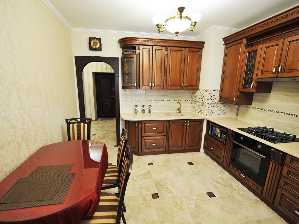 Apartment On Knyagini Olga Street Λβιβ Εξωτερικό φωτογραφία